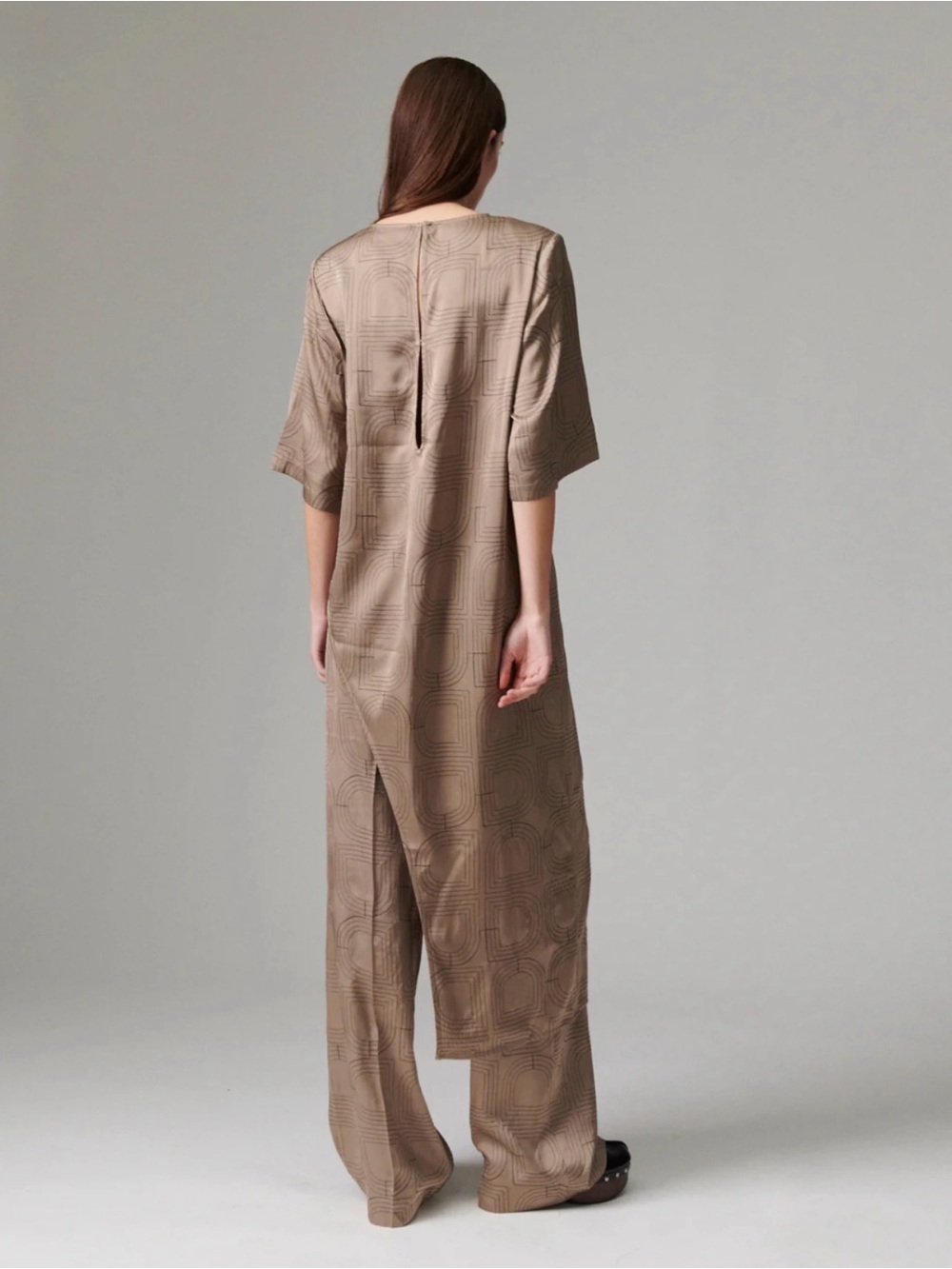 Day Birger Taupe Textured Tunic Top asymmetrical Relaxed Short Sleeve NWT - Picture 4 of 7